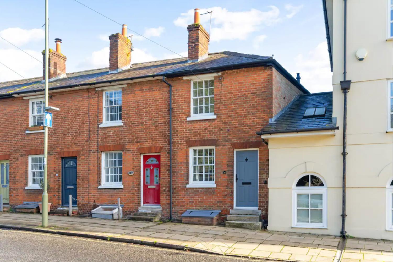 2 Bedrooms Stylish, Gorgeous, Westgate Cottage Retreat, Central Winchester, Free On-Street Parking Permit, With Garden Close To Cathedral - Sleeps 6, Pets Are Welcome, Summer Special Offer! - By Blue Puffin Stays Екстериор снимка