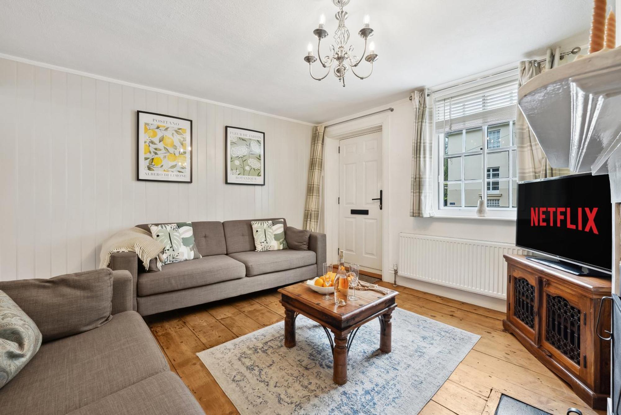 2 Bedrooms Stylish, Gorgeous, Westgate Cottage Retreat, Central Winchester, Free On-Street Parking Permit, With Garden Close To Cathedral - Sleeps 6, Pets Are Welcome, Summer Special Offer! - By Blue Puffin Stays Екстериор снимка
