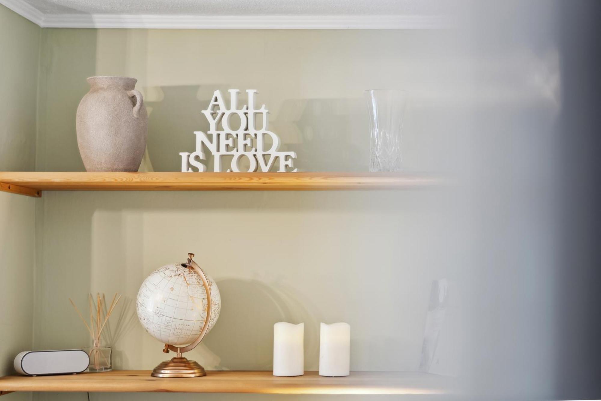 2 Bedrooms Stylish, Gorgeous, Westgate Cottage Retreat, Central Winchester, Free On-Street Parking Permit, With Garden Close To Cathedral - Sleeps 6, Pets Are Welcome, Summer Special Offer! - By Blue Puffin Stays Екстериор снимка